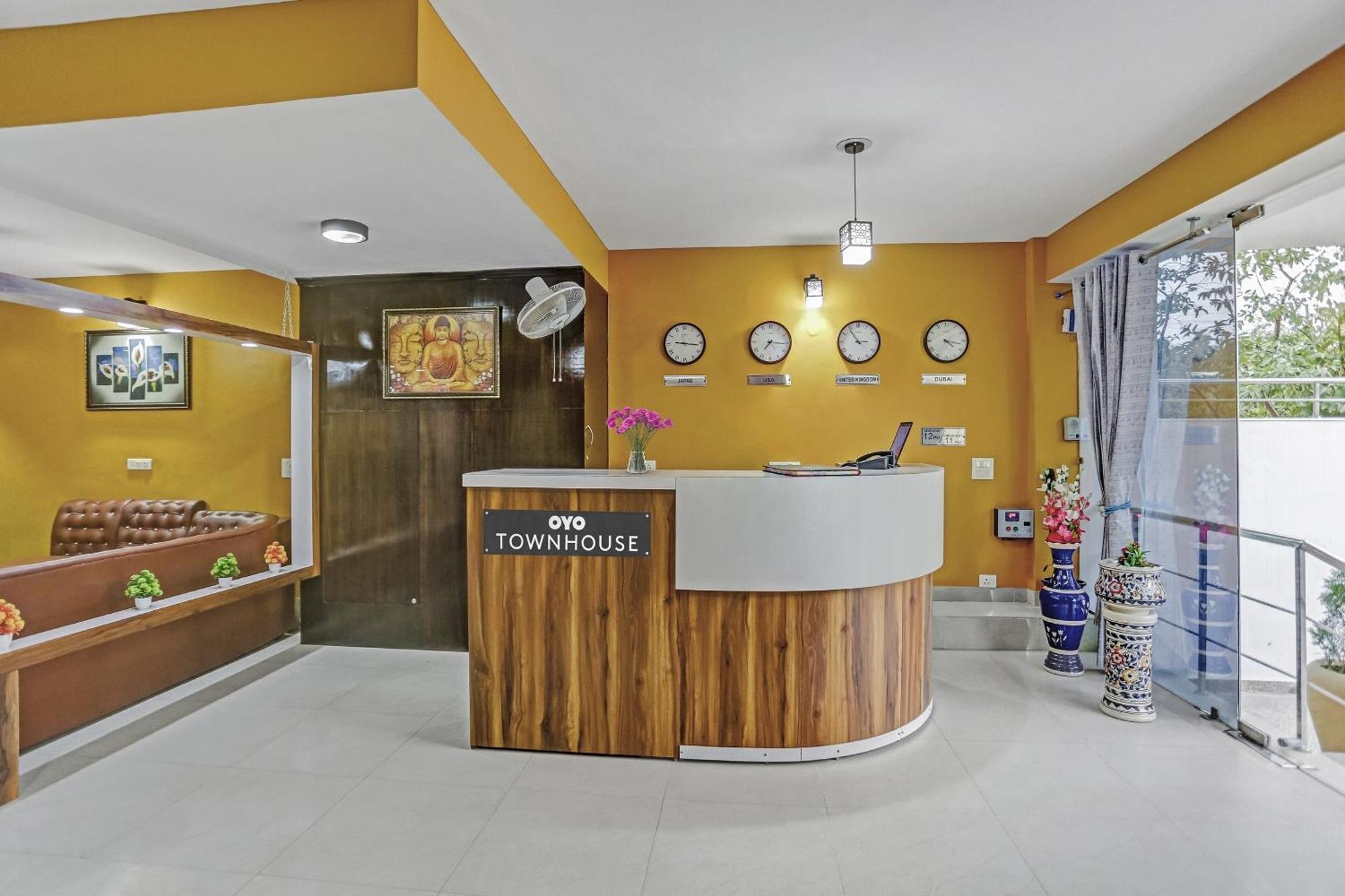 Townhouse Rumaisa Indirapuram Bagian luar foto