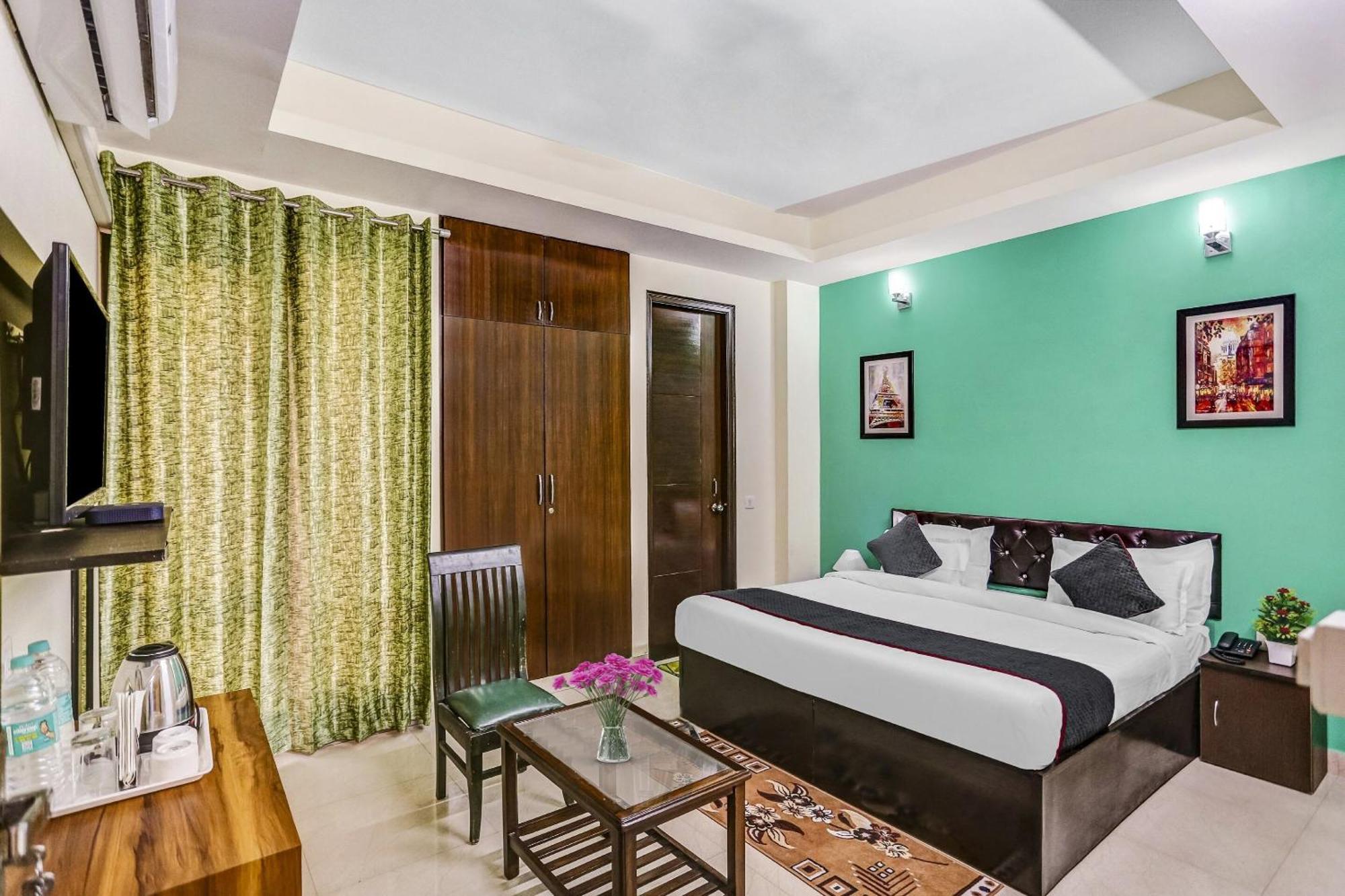 Townhouse Rumaisa Indirapuram Bagian luar foto