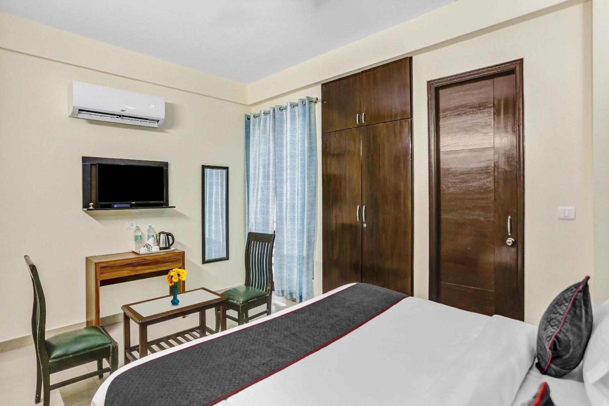 Townhouse Rumaisa Indirapuram Bagian luar foto