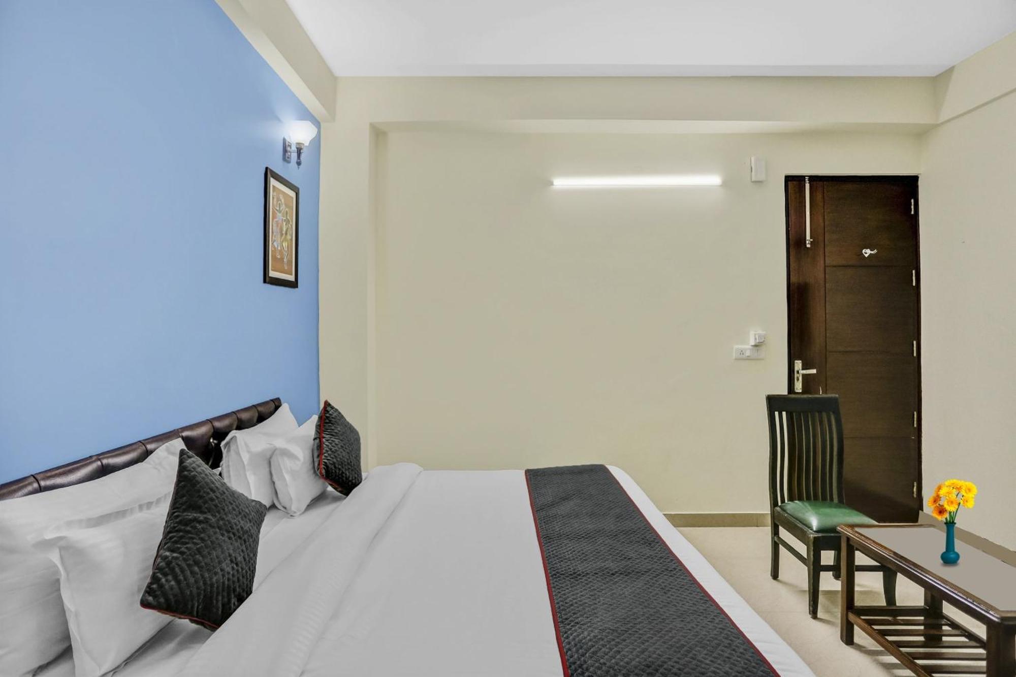 Townhouse Rumaisa Indirapuram Bagian luar foto
